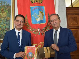 il-console-di-tunisia-mohamed-ali-mahjoub-incontra-il-sindaco-grillo