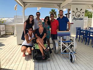 tre-fontane-il-rotaract-mazara-dona-carrozzina-mare-alla-uildm-per-progetto-mare-senza-barriere