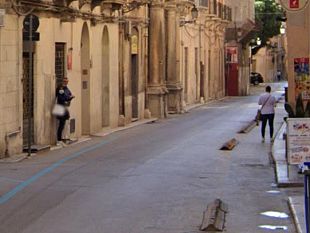trapani-auto-a-forte-velocita-in-via-liberta-arrivano-dossi-e-limite-a-30-km-h