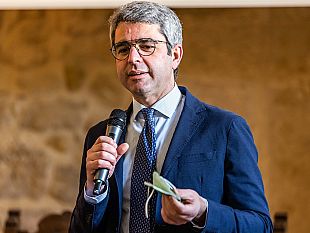 rifiuti-venuti-ali-sicilia-ingeneroso-scaricare-sui-sindaci