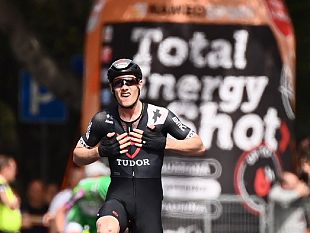 castelvetrano/joel-suter-vince-la-terza-tappa-del-giro-di-sicilia