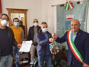san-vito-lo-capo-155-operatori-economici-consegnano-le-chiavi-al-sindaco