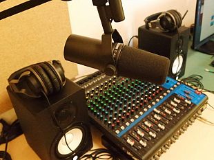 resi-noti-i-dati-di-ascolto-delle-radio-italiane-comanda-sempre-rtl-102-5-boom-per-kiss-kiss-e-freccia