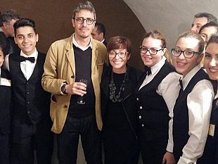 l-alberghiero-di-erice-cucina-per-pif-ieri-sera-la-cena-per-la-prima-regionale-del-film-in-guerra-per-amore