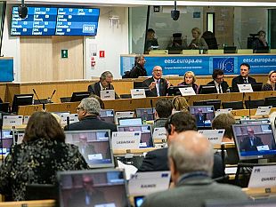 grandi-apprezzamenti-per-le-buone-pratiche-dell-area-marina-protetta-a-bruxelles-durante-la-presentazione-del-report-sullo-smart-islands-project