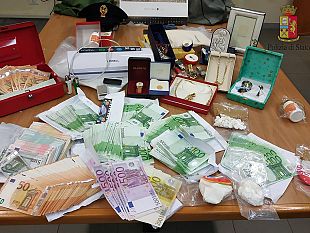 scoperto-in-centro-abitato-laboratorio-clandestino-per-taglio-ed-il-confezionamento-della-cocaina
