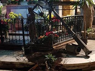 vandali-in-azione-presso-laltare-dedicato-a-padre-pio-a-castelvetrano