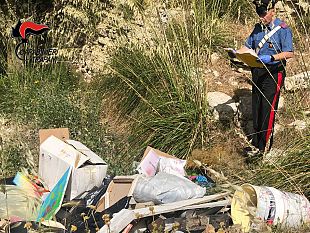 trapani/erice-rifiuti-nel-bosco-i-carabinieri-denunciano-due-persone
