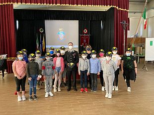 la-legalita-sui-banchi-di-scuola-il-capitano-dei-carabinieri-pietro-calabro-i