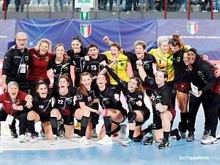lhandball-erice-batte-salerno-18-19-e-conquista-la-finale-di-coppa-italia