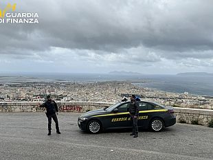 maxi-sequestro-della-guardia-di-finanza-a-trapani-sigilli-a-31000-articoli-di-cancelleria-non-sicuri
