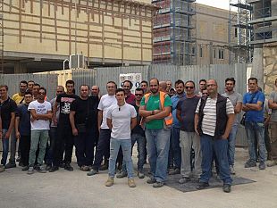 video-cantiere-ospedale-ajello-2-mesi-senza-stipendio-64-operai