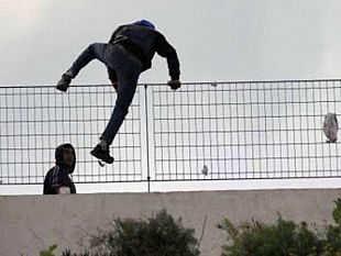 valderice-nuova-fuga-di-migranti-da-villa-santandrea