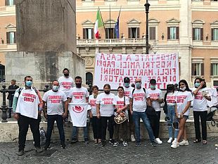roma-appello-al-governo-dai-familiari-dei-pescatori-sequestrati-a-bengasi-a-mazara-si-prepara-fiaccolata-organizzata-da-cgil-cisl-e-uil
