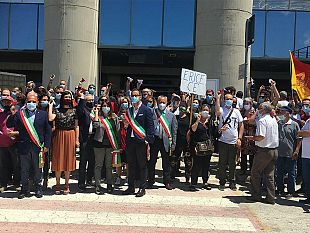aeroporto-di-trapani-esce-alitalia-entra-albastar-il-nuovo-volo-per-roma-entusiasma-i-partecipanti-del-flash-mob
