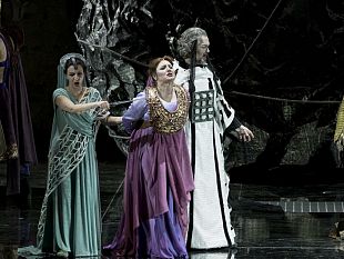 al-teatro-massimo-di-palermo-in-scena-il-nabucco-di-giuseppe-verdi