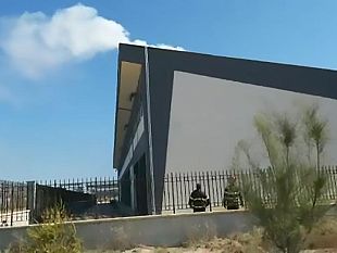 video-incendio-sul-tetto-del-futuro-mercato-agroalimentare-del-porto-nuovo-di-mazara-del-vallo