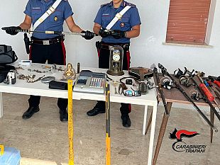 valderice-pregiudicato-denunciato-per-ricettazione-a-casa-rinvenuti-oggetti-di-ogni-tipo