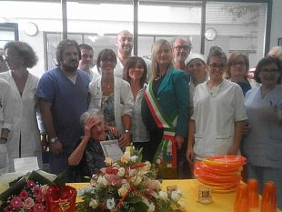 nuova-centenaria-a-mazara-costanza-francesca-ha-festeggiato-il-secolo-di-vita