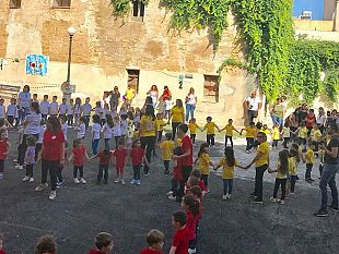 video-alli-c-borsellino-ajello-bimbi-e-insegnanti-in-campo-liniziativa-per-la-promozione-ludico-motoria-dei-piu-piccoli