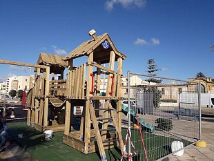inaugurazione-castello-al-parco-giochi-del-lungomare-san-vito-a-mazara