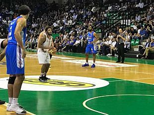 la-pallacanestro-trapani-ci-mette-il-cuore-ma-non-basta-gara-1-e-di-treviso