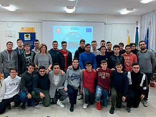 video-trapani-la-3f-dellistituto-industriale-monitora-i-fondi-utilizzati-per-riqualificare-piazza-martiri-dungheria