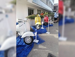 successo-di-pubblico-per-le-vespe-dannata-in-mostra-alladmeto