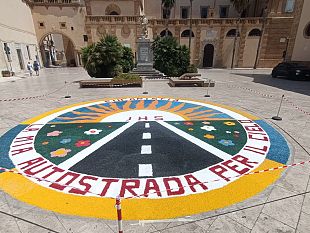 mazara-del-vallo-grande-partecipazione-allapertura-della-mostra-e-dellinstallazione-artistica-in-vista-del-corpus-dom