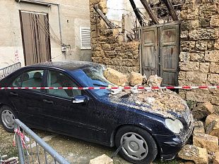 crolla-un-vecchio-casolare-semi-distrutta-mercedes-nessun-ferito