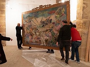 a-marsala-in-corso-lallestimento-della-mostra-su-momo-calascibetta