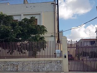 una-punta-di-sal-i-cavi-di-mazara-tra-terra-e-mare-e-la-politica-guarda