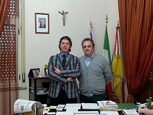 campobello-il-sindaco-castiglione-si-congratula-con-il-consigliere-sciacca-designato-nuovo-capogruppo-di-democrazia-e-liberta