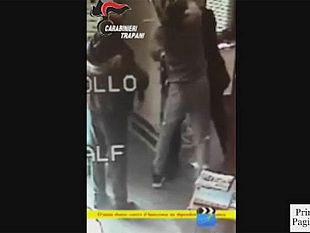 video-la-rapina-in-banca-a-salemi-dalle-telecamere-di-sorveglianza