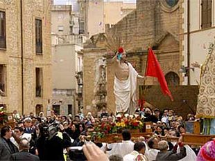 laurora-deve-tornare-ad-illuminare-la-pasqua-castelvetranese