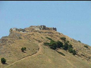 lassociazione-egeria-organizza-una-camminata-verso-il-castello-di-calatamauro