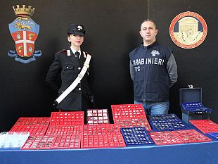 carabinieri-del-comando-tutela-patrimonio-culturale-tpc-hanno-recuperato-7905-monete-antiche-nonche-265-reperti-archeologici-di-varie-epoche-e-tipologie