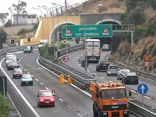a29-direzione-trapani-scontro-allinterno-della-galleria-coinvolti-quattro-veicoli-e-traffico-in-tilt