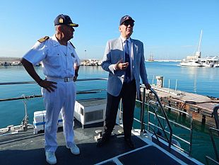 il-sottosegretario-con-delega-alla-pesca-in-visita-alla-capitaneria-di-trapani