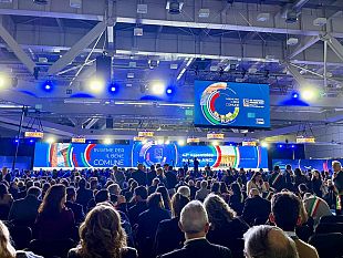 delegazione-alcamese-con-in-testa-il-sindaco-surdi-a-bologna-per-lassemblea-nazionale-dellanci