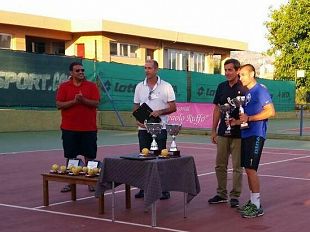 il-mazarese-andrea-scavone-trionfa-ai-campionati-di-tennis-siciliani-di-iv-categoria