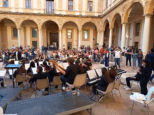 mazara-sinfonia-di-parole-lic-pirandello-bonsignore-celebra-la-bellezza-della-lettura-al-collegio-dei-gesuiti