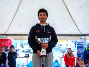 trionfo-di-giulio-genna-velista-della-societa-canottieri-marsala-allitalia-cup-di-crotone