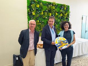 marsala-una-delegazione-del-ministero-dellagricoltura-francese-in-visita-allistituto-abele-damiani