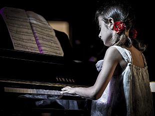 mazara-domenica-1-luglio-il-saggio-finale-2018-la-musica-e-vita-della-scuola-di-musica-crescente-nella-splendida-cornice-del-mahara-hotel