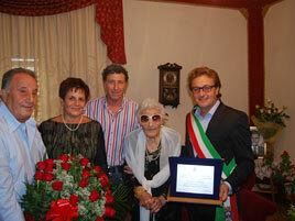castelvetrano-il-sindaco-festeggia-i-cento-anni-di-nicolina-occhipinti
