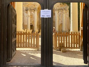 mazara-il-centro-storico-si-trasforma-in-un-set-per-lo-shooting-fotografico-di-emporio-armani
