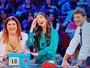 la-mazarese-sofia-pulizzi-vince-100-mila-euro-ad-affari-tuoi-rai1