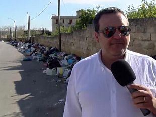 video-rifiuti-in-via-errante-vecchia-quei-95-metri-della-vergogna