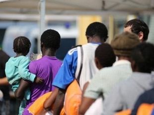 situazione-preoccupante-allhub-di-fulgatore-presenti-1500-migranti